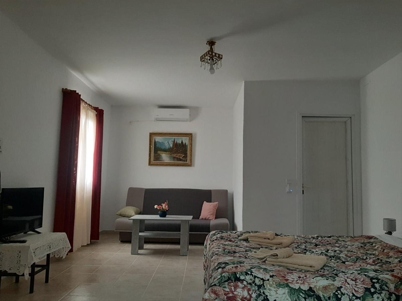 The Mansion Of Dionisos And Dimitras 2 *